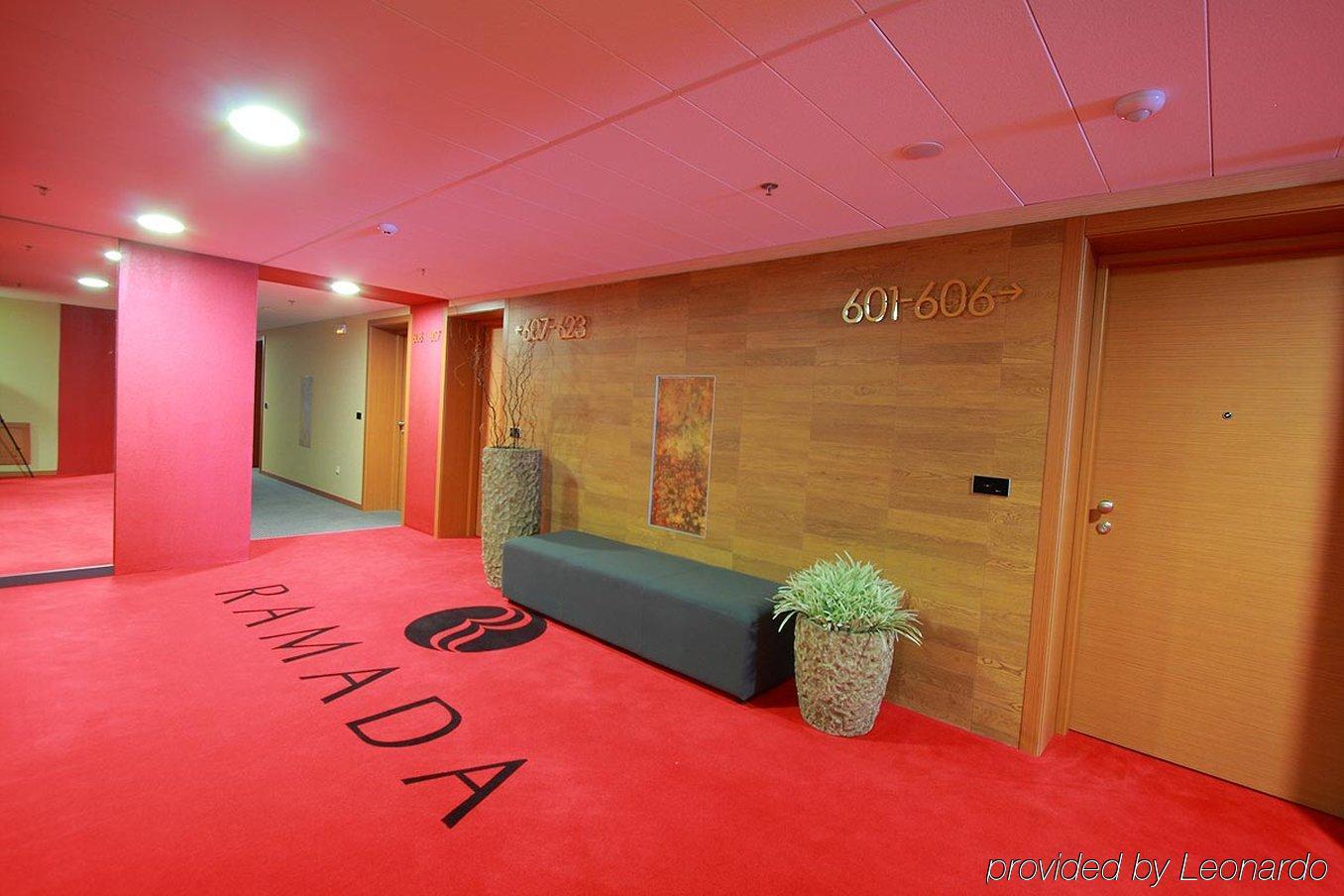 Ramada By Wyndham Oradea Ξενοδοχείο Εσωτερικό φωτογραφία